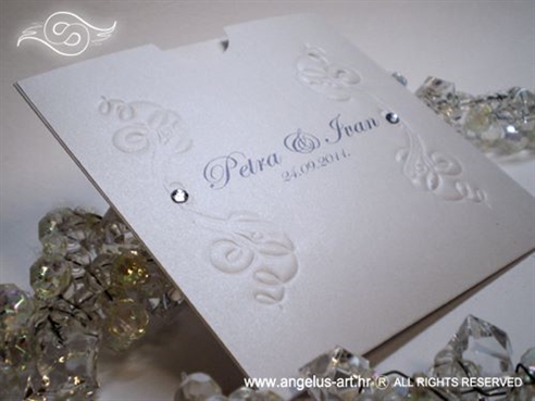 bijela pozivnica za vjenčanje s ornamentima i cirkonima