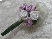 Kitica za rever za goste vjenčanje - White Petal Roses