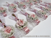 Kitica za rever za goste vjenčanja - Roza ruža u mreži